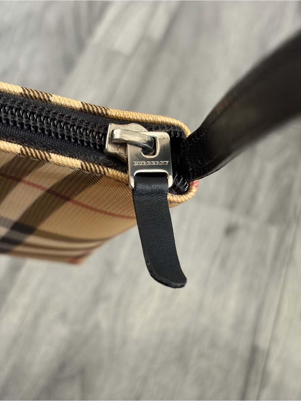 Burberry Classic Nova Check Mini Bag in Beige with Black Strap Made in Italy - Picture 5 of 12